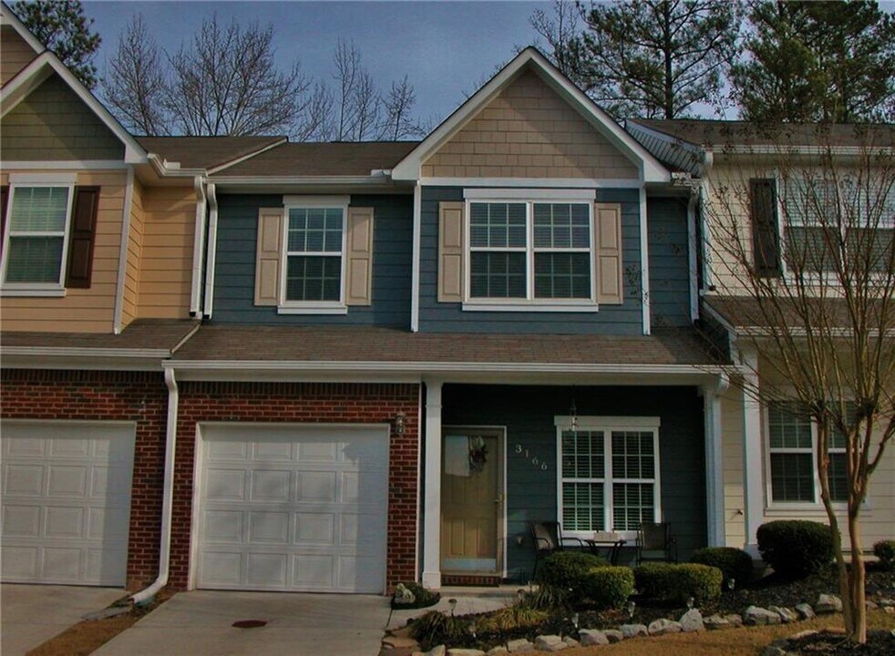 3166 Cedar Glade Ln NE in Buford, GA - Building Photo