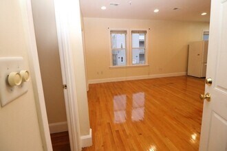 14 Estella St in Boston, MA - Building Photo - Building Photo