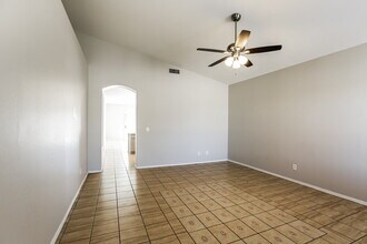 7224 S 56th Ln in Phoenix, AZ - Building Photo - Building Photo