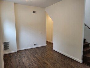 255 10th St NE in Washington, DC - Building Photo - Building Photo