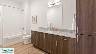 217 S Garland Ave, Unit 2306 in Garland, TX - Foto de edificio - Building Photo