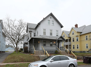 213-215 Maple St in New Britain, CT - Building Photo - Building Photo