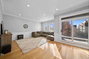 3336 W Irving Park Rd, Unit 3 in Chicago, IL - Building Photo