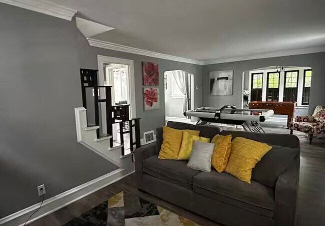 900 Vineshire Rd in Cleveland Heights, OH - Building Photo - Building Photo