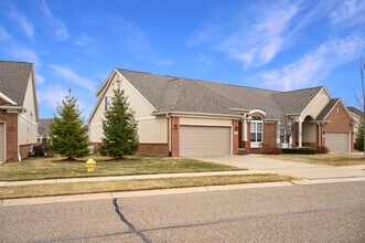 21868 Kensett Dr in Macomb, MI - Building Photo - Building Photo