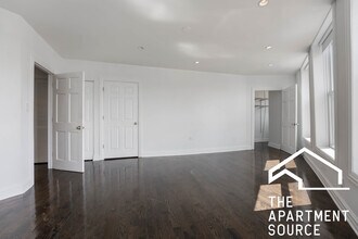 2450 N Milwaukee Ave, Unit 2 in Chicago, IL - Building Photo - Building Photo