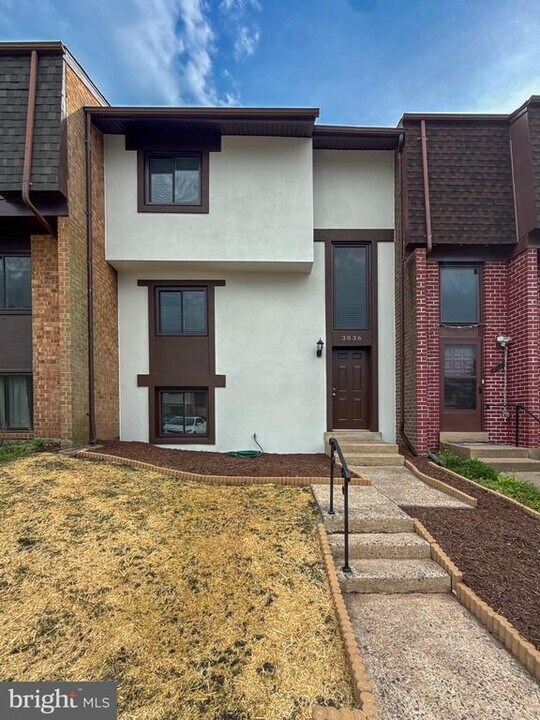 3036 Virginia Dare Ct in Chantilly, VA - Building Photo
