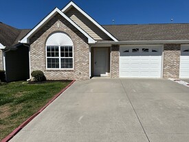 740 High Point Way, Unit High Point Way in Knoxville, TN - Building Photo
