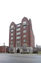 7147 S Jeffery Blvd Apartments