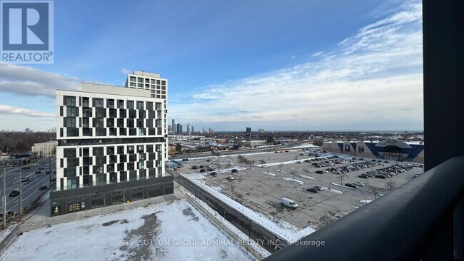 1037 The Queensway in Toronto, ON - Building Photo - Building Photo