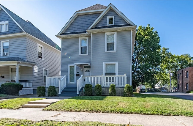property at 1019 W Wood St