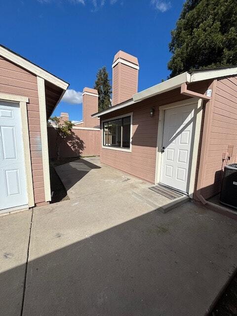 1200 Lakewood Ave in Modesto, CA - Building Photo - Building Photo