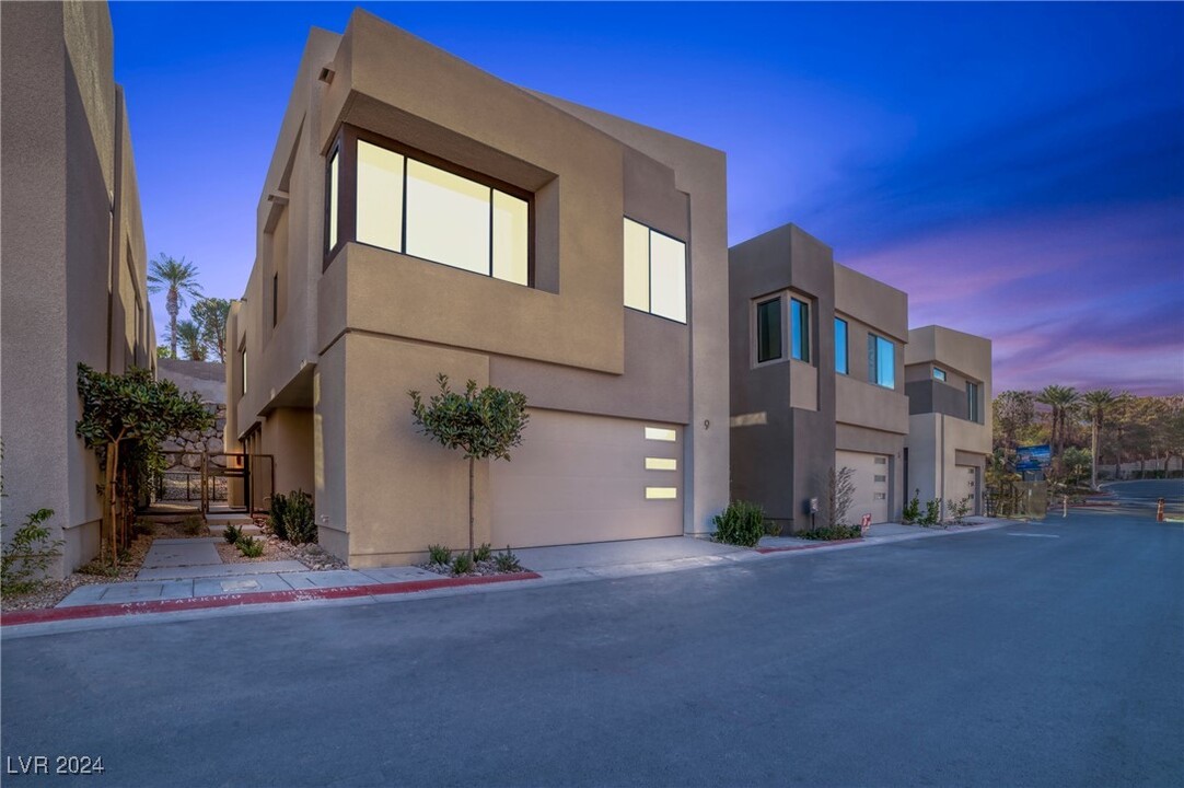 9 Promenade Isle Ln in Henderson, NV - Foto de edificio