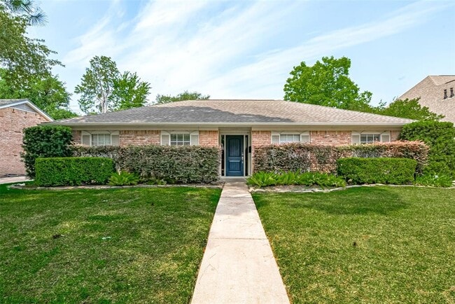 property at 927 Carlingford Ln