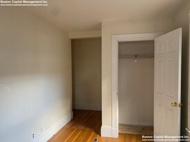 287 Summit Ave, Unit 2 in Boston, MA - Building Photo - Building Photo