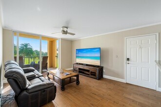 135 Yacht Club Way in Hypoluxo, FL - Building Photo - Building Photo