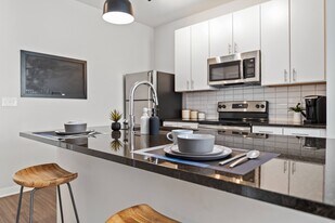 Gallerie Apartments in Kansas City, MO - Building Photo
