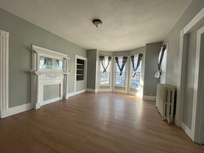 565 Orchard St, Unit 2