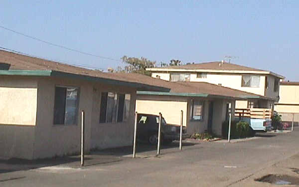 2176 Placentia Ave in Costa Mesa, CA - Building Photo