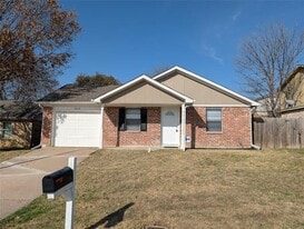 10124 Lone Eagle Dr in Fort Worth, TX - Building Photo