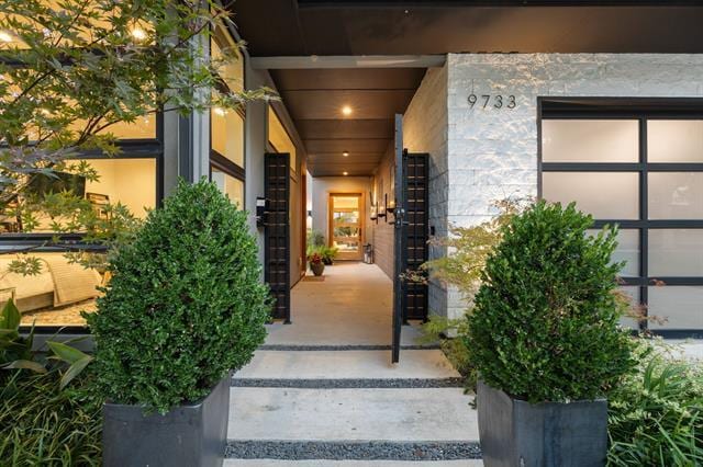 9733 Mixon Dr in Dallas, TX - Building Photo - Building Photo