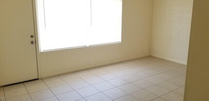 6251 N 48th Ave-Unit -4 in Glendale, AZ - Building Photo - Building Photo