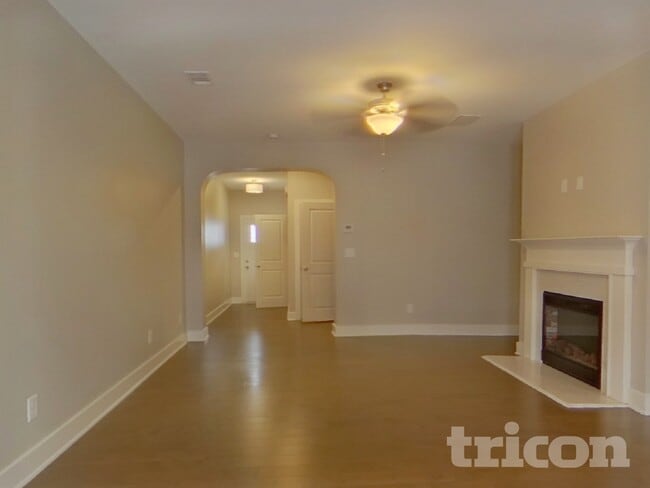 153 Auburn Gate Ln in Auburn, GA - Foto de edificio - Building Photo