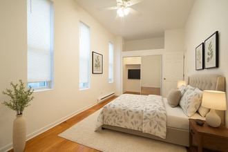 2728 N Artesian Ave, Unit apt 2 in Chicago, IL - Foto de edificio - Building Photo