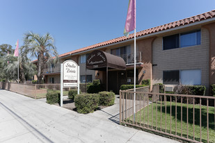 Studio Pointe Apartments