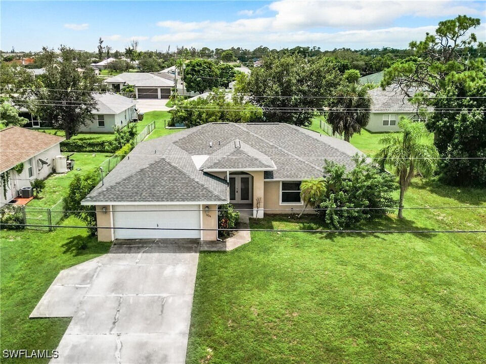 1726 Trafalgar Pkwy in Cape Coral, FL - Building Photo