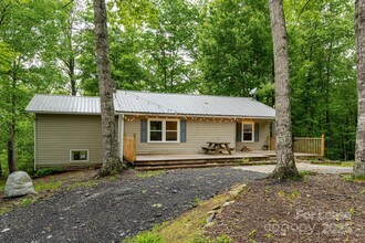 260 Allison Hill Rd in Brevard, NC - Building Photo - Building Photo