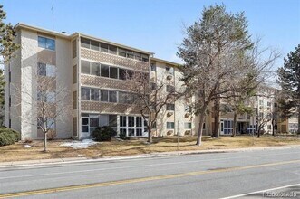 3184 S Heather Gardens Way in Aurora, CO - Building Photo - Building Photo