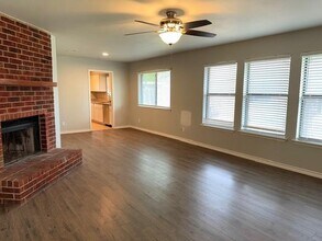 118 S Pipeline Rd W in Euless, TX - Building Photo - Building Photo