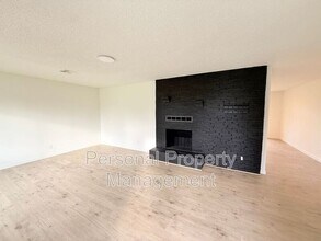 12202 NE 2nd St in Vancouver, WA - Building Photo - Building Photo