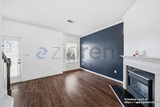 property at 584 Windsor St SW