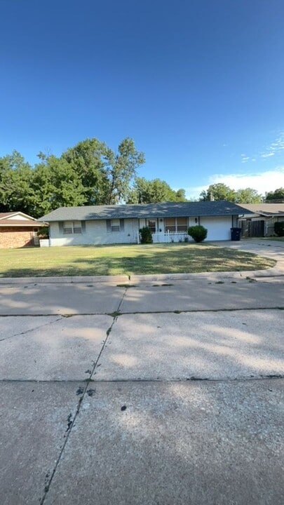 1810 Pawnee St in Enid, OK - Building Photo