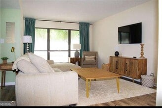 2685 Meadowlawn Dr in Marietta, GA - Building Photo - Building Photo