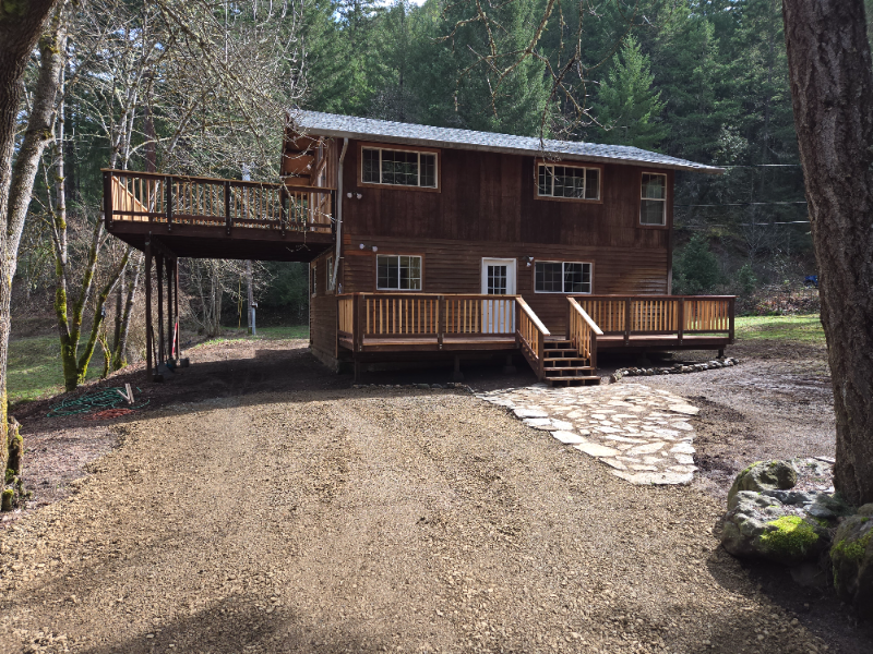 3723 Coyote Creek Rd in Wolf Creek, OR - Building Photo