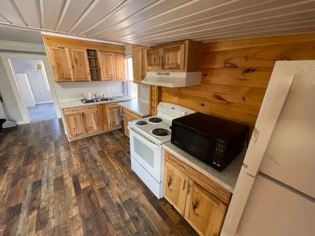 47 Bowdoin St in Millinocket, ME - Building Photo