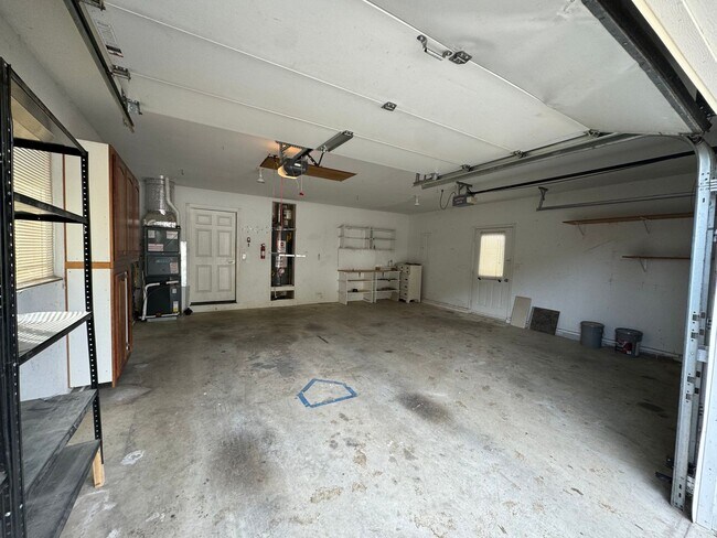 2375 NW Witherspoon Ave in Roseburg, OR - Building Photo - Building Photo