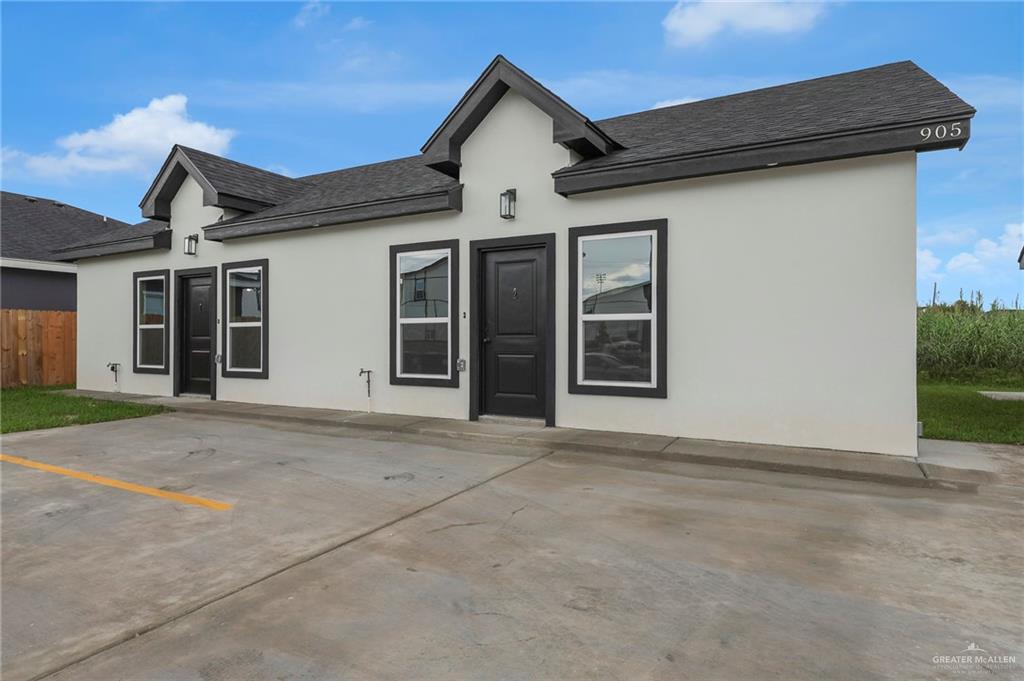 12 Crestview St-Unit -2 in Weslaco, TX - Building Photo