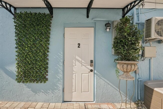 840 Albritton Ave, Unit 2 in Sarasota, FL - Building Photo - Building Photo