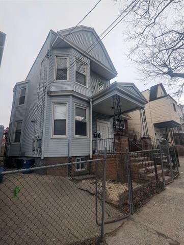 222 Grant Ave in Jersey City, NJ - Building Photo