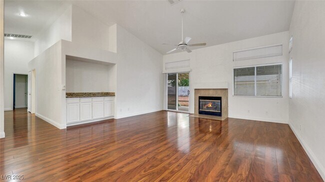 5419 Valley Wells Way in Las Vegas, NV - Building Photo - Building Photo