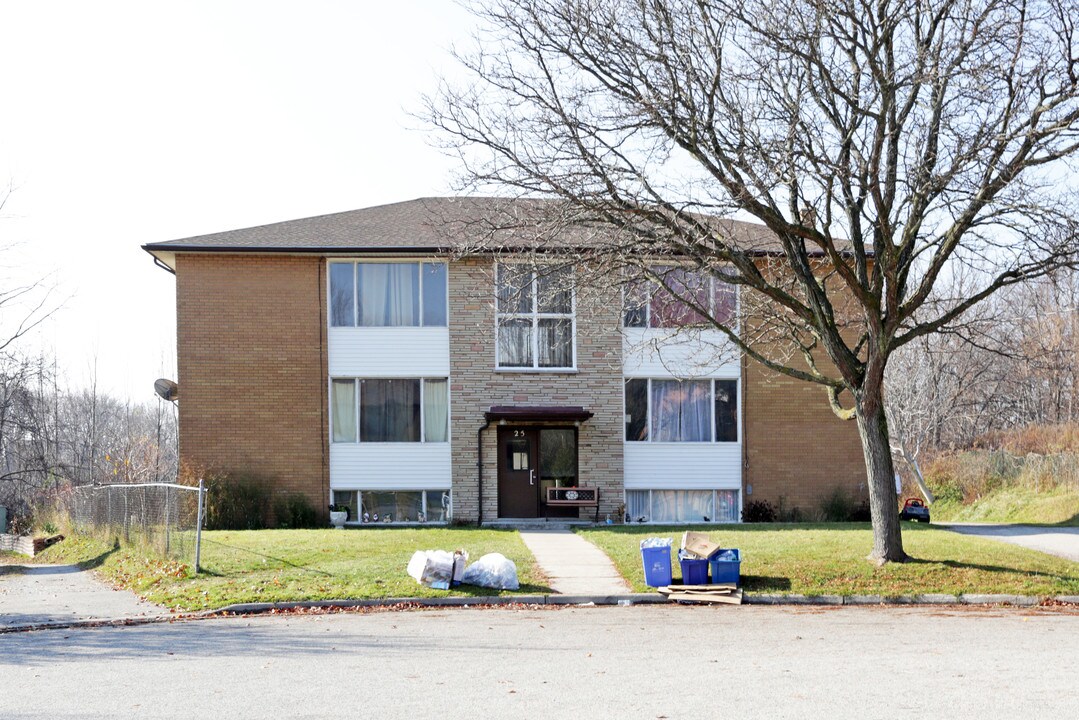 19 Balfour Pl in London, ON - Building Photo