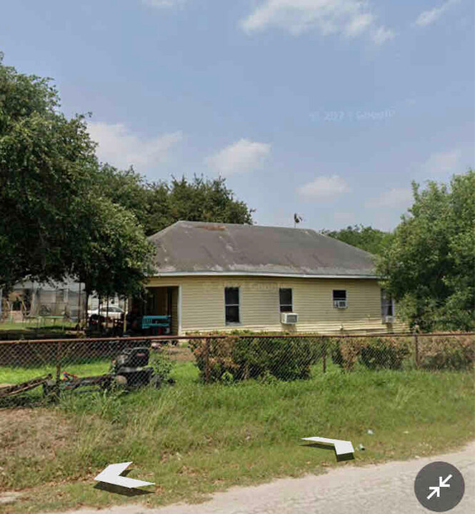 204 NW 1st St in Premont, TX - Building Photo