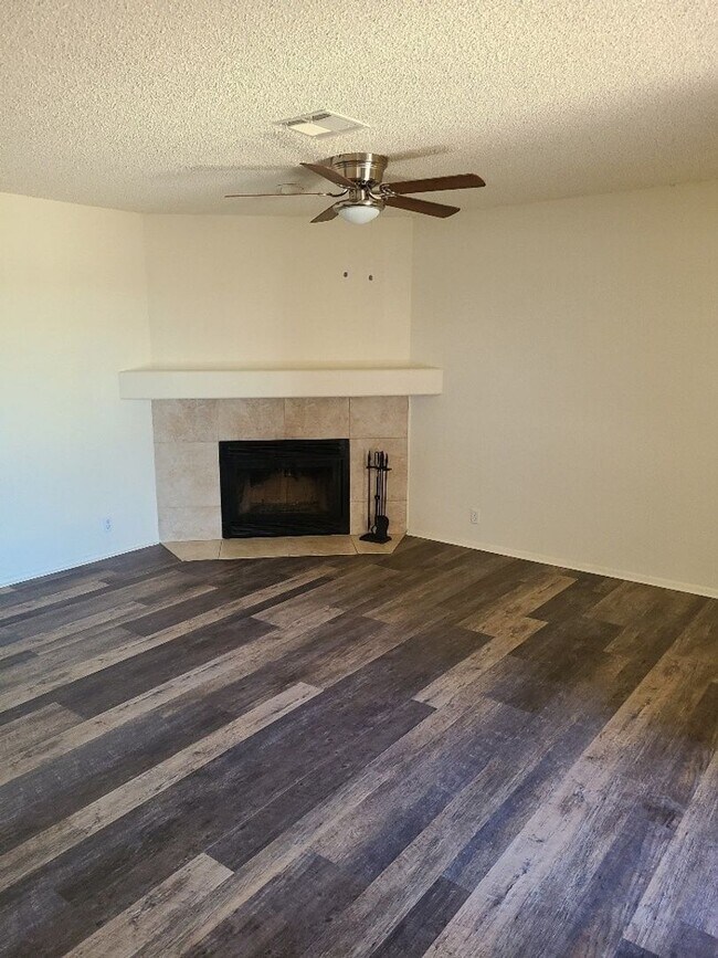 20401 N 3rd Dr in Phoenix, AZ - Building Photo - Building Photo