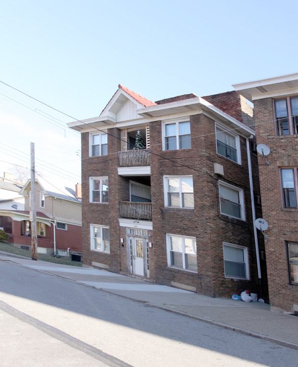 1140 Illinois Ave in Pittsburgh, PA - Foto de edificio