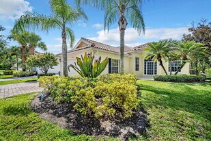 8188 Rosalie Ln in Wellington, FL - Building Photo