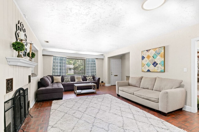 property at 1929 NW 7th Ln